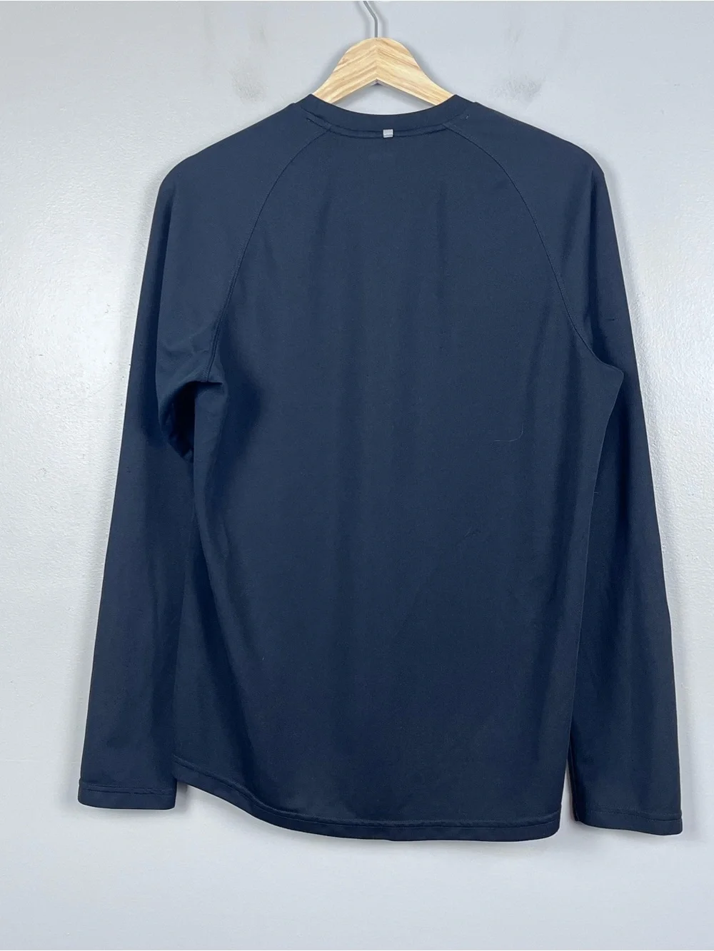 Nike FIt Dry Men's Black Long Sleeve Performance Training Shirt Size M; Running